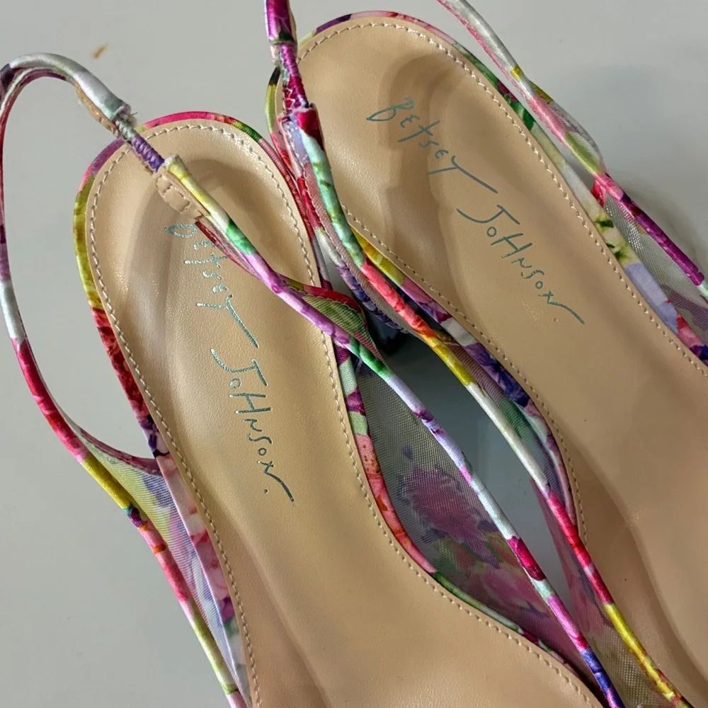 Betsey Johnson Avi Multicolor Floral Appliqué Slingback Heels - Picture 8 of 8